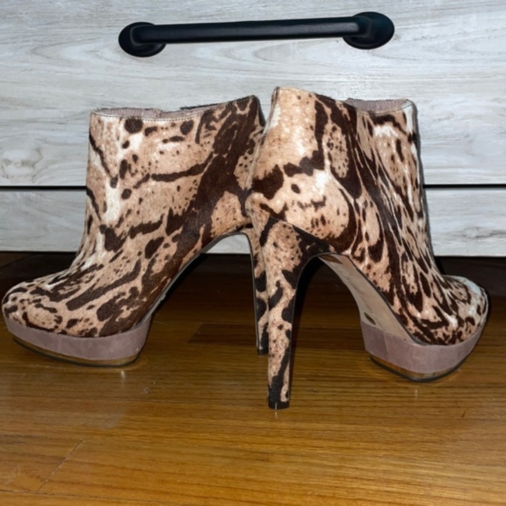 Platform Vince Camuto Cow Fur Booties - Picture 6 of 9